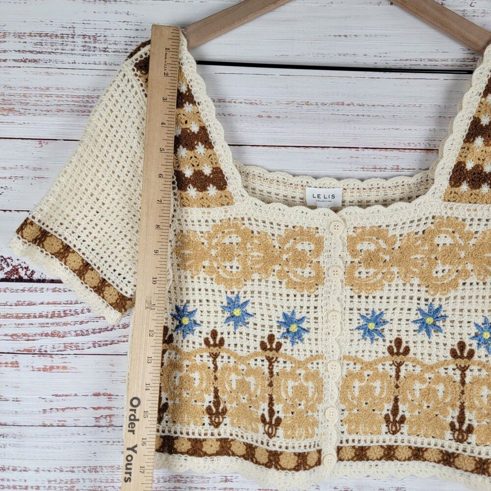Le Lis Crochet Knit Top Button Cropped Womens Size M/L Short Sleeve Boho Beige - Picture 2 of 11